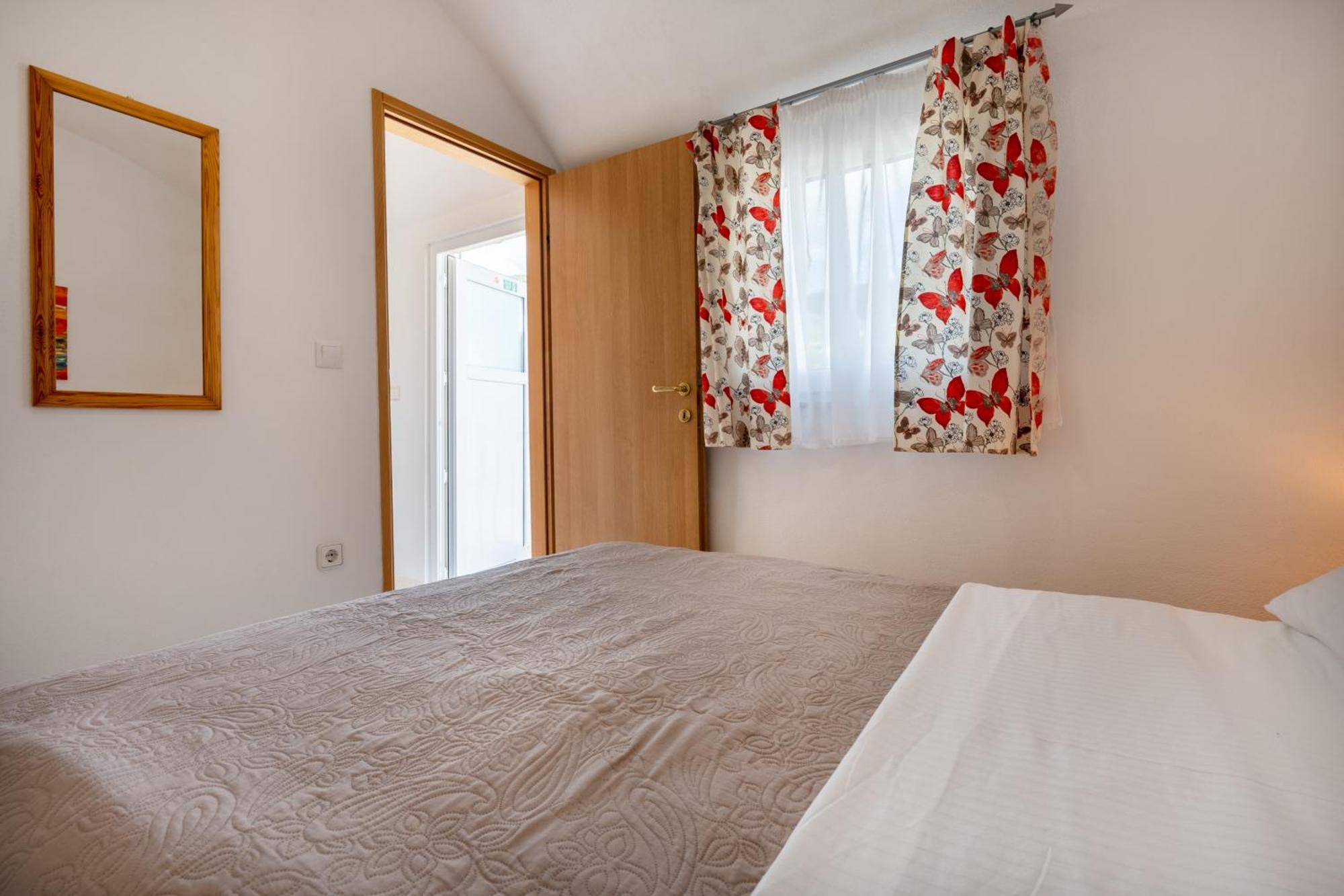 Apartmani Livaja Plano Exteriör bild